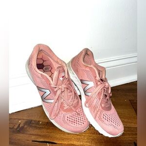 NEW BALANCE Arishi Fresh Foam Women US 8 Running Training Pink Shoes